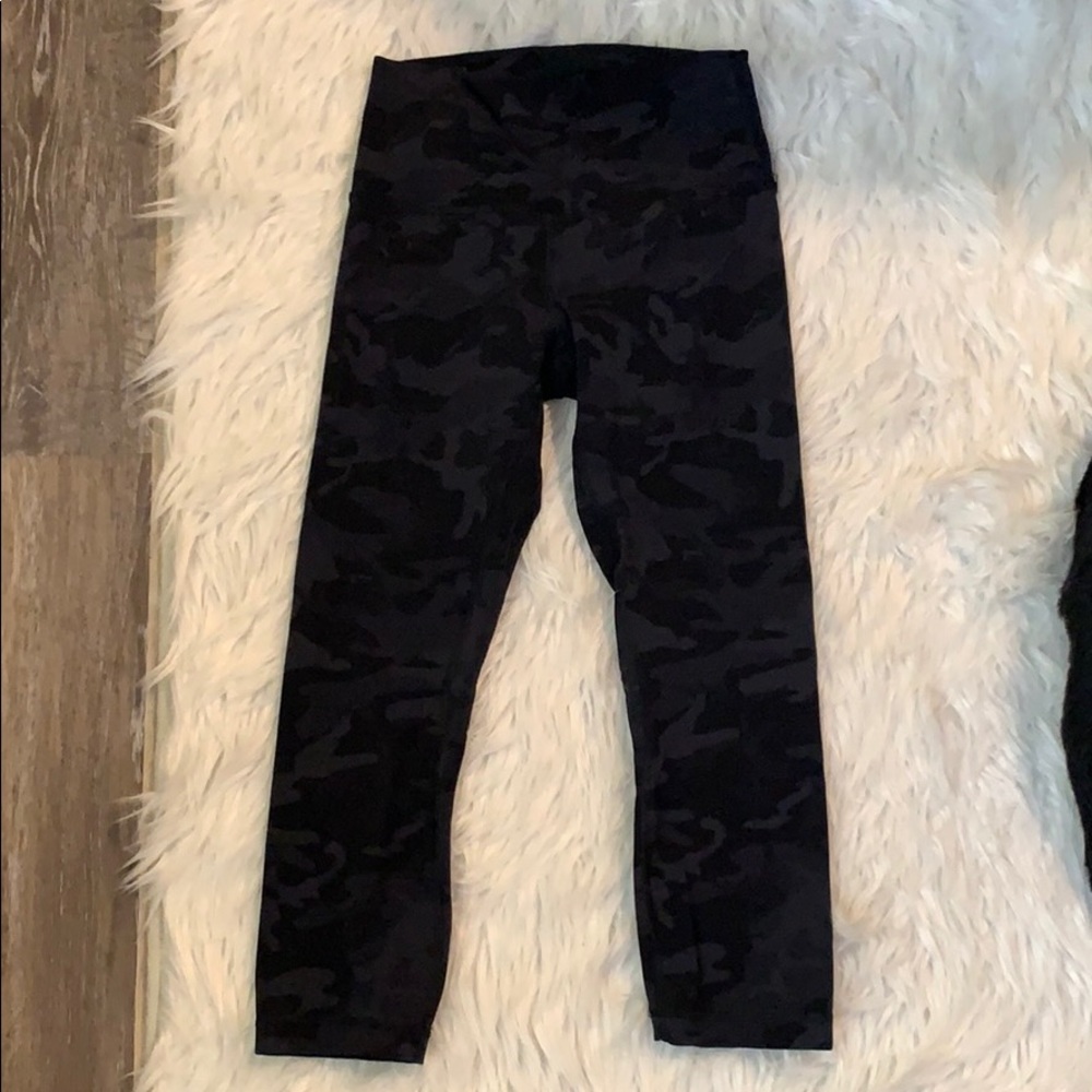 Lululemon Align. Gray camo